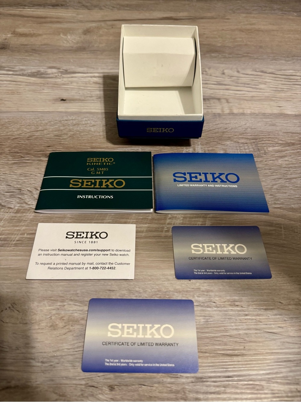 A complete set of documentation for Seiko Kinetic GMT Cal. 5M85 watches includes